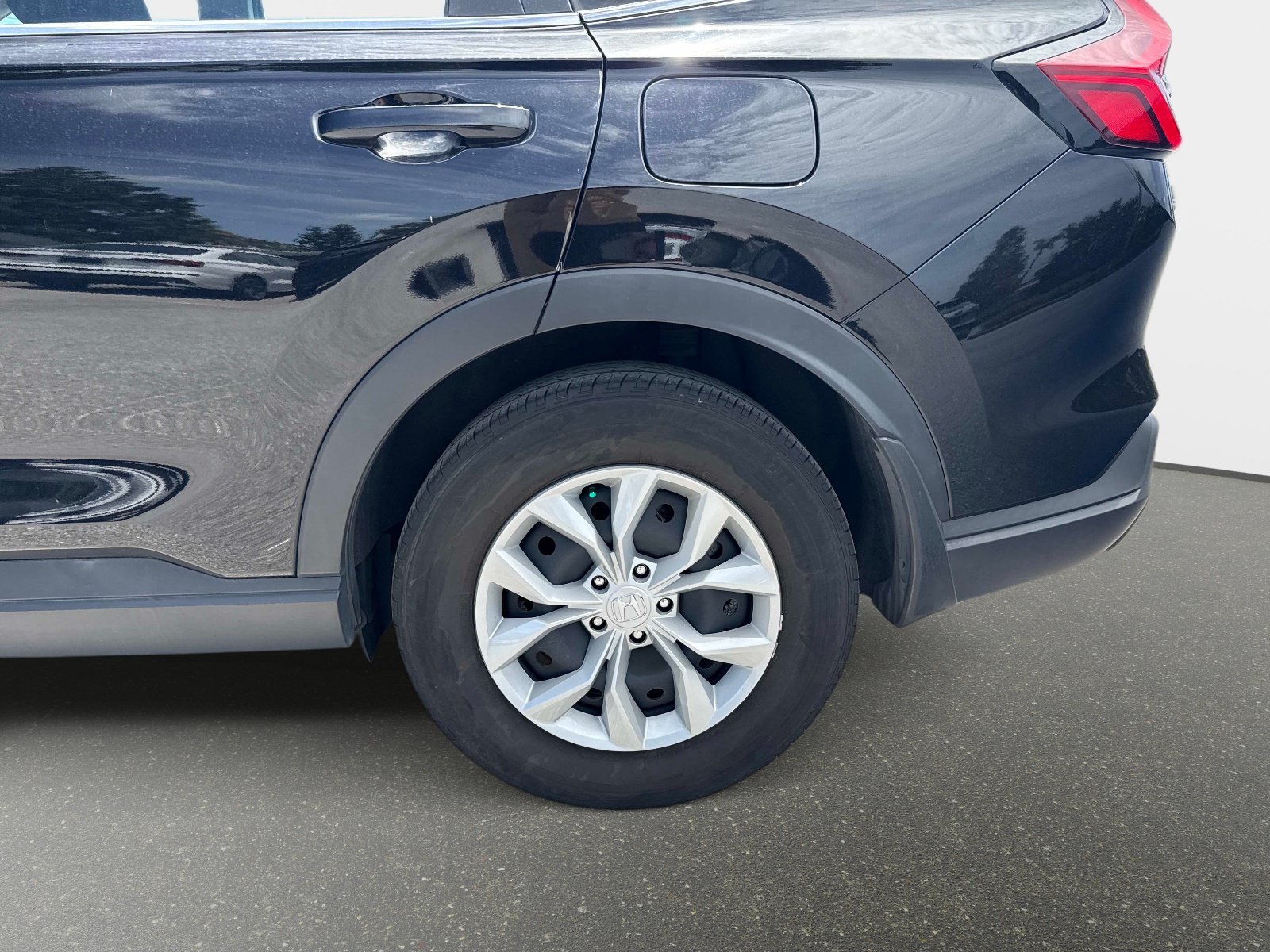 2024 Honda CR-V LX - Photo 10