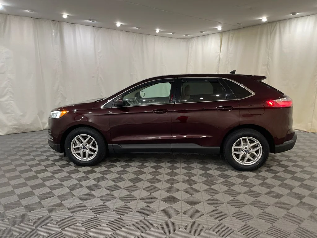 Used 2021 Burgundy Velvet Metallic Tinted Clearcoat Ford SEL image 10