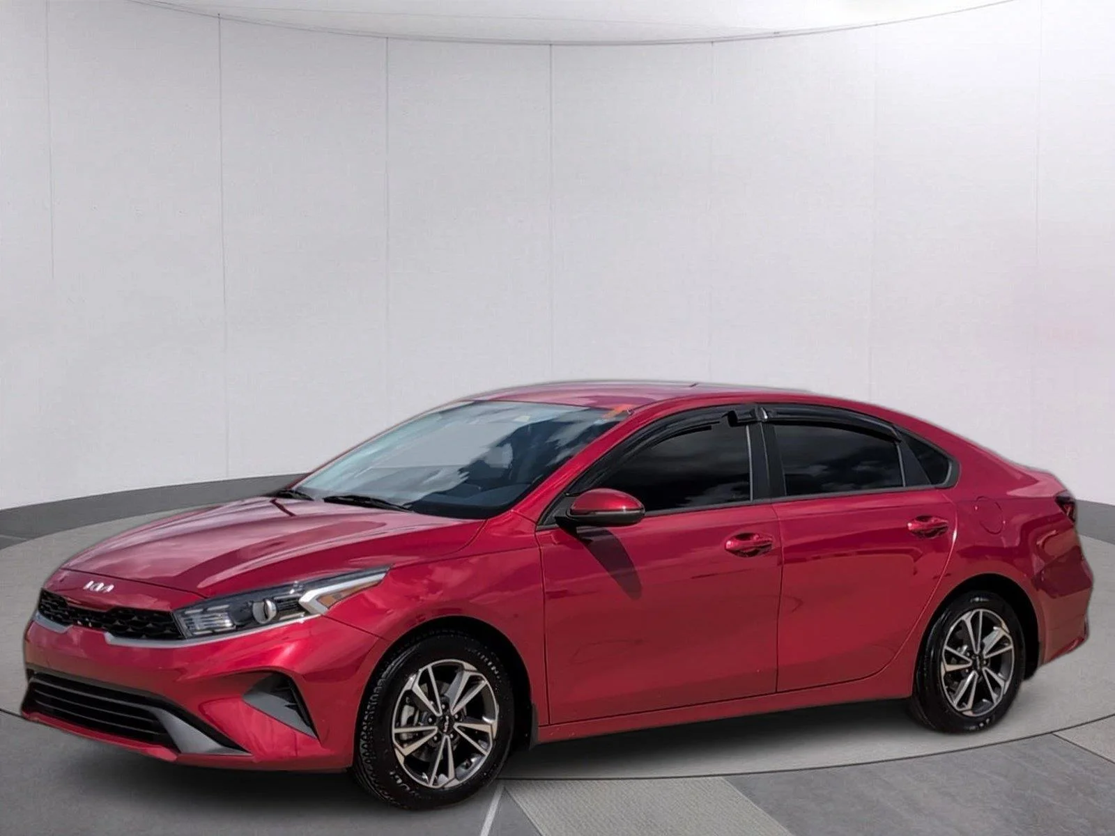 Used 2023 Currant Red Kia LXS image 1
