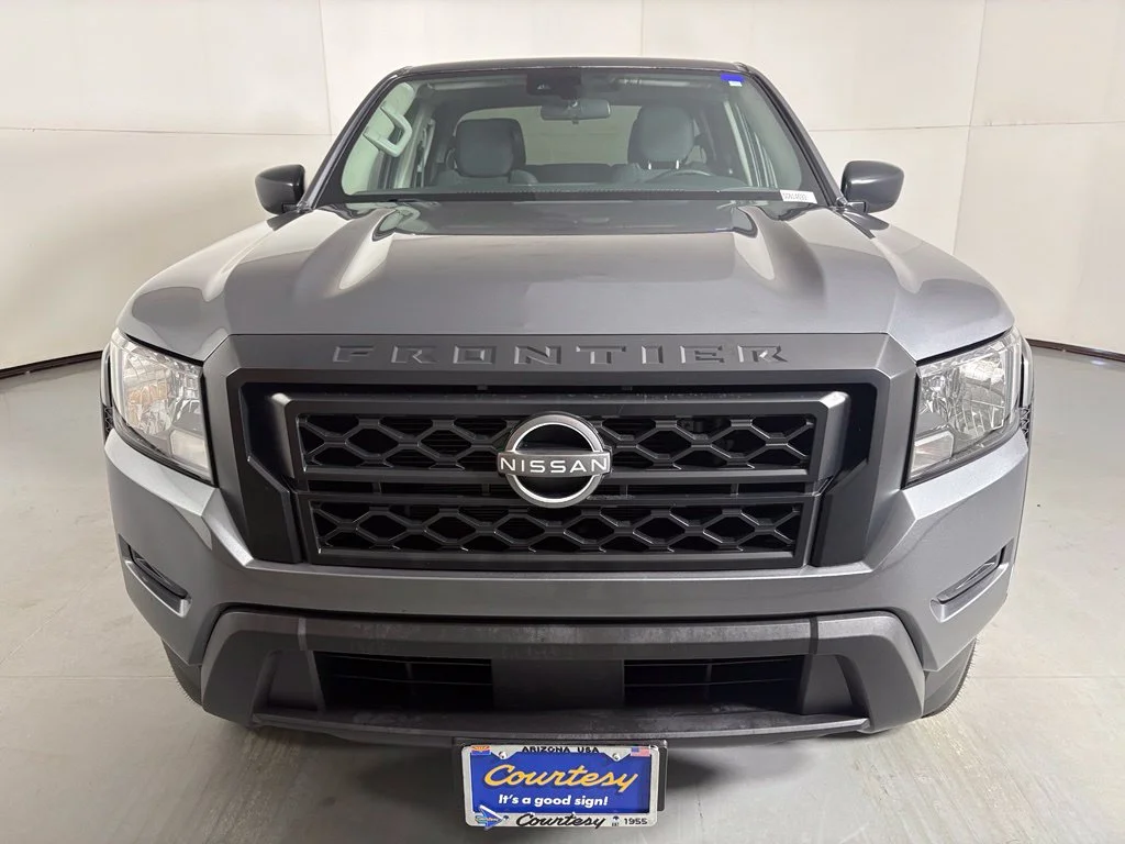 Used 2022 Gray Nissan S image 3