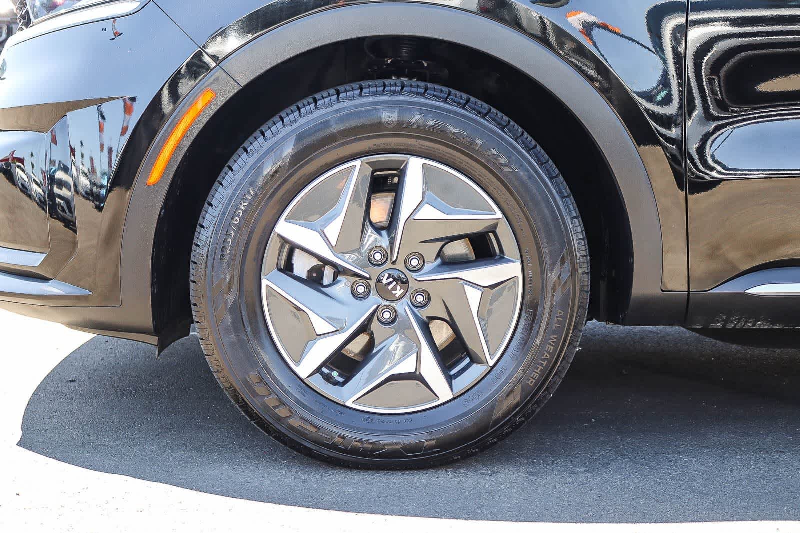 Used 2021 Aurora Black Kia EX image 9