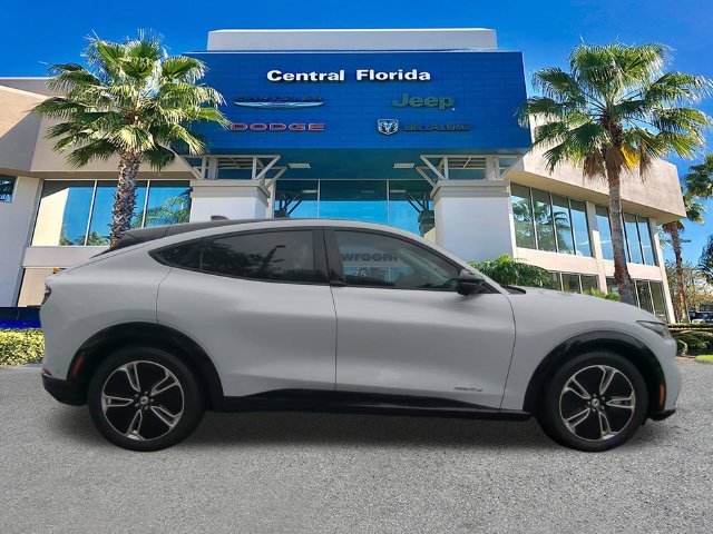 Used 2023 White Ford Premium image 4