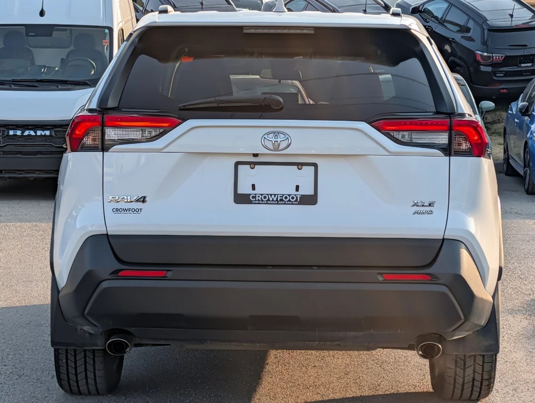 Certified Used 2019  Toyota XLE - - AWD - Leather - Sunroof - Power Liftgate - CarPlay - Safety Sense 2.0 & More! image 7
