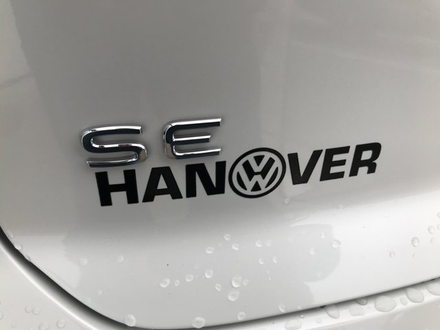 New 2026 Opal White Pearl Volkswagen 2.0T SE w/Technology image 11
