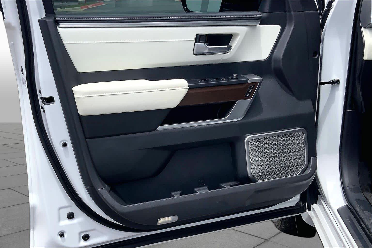 Used 2024 Wind Chill Pearl Toyota Capstone image 22
