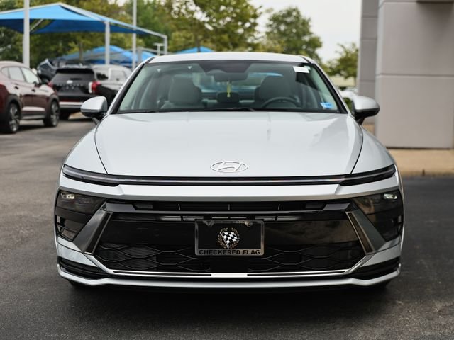 Used 2024 Aero Silver Hyundai SEL image 13