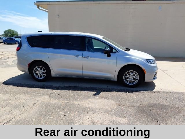 Used 2024 Silver Chrysler Touring L image 3