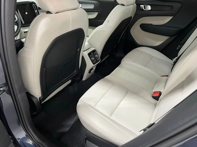 2026 Volvo XC40 Ultra - Photo 16