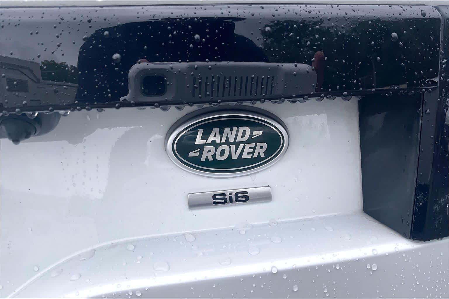 Used 2019 Fuji White Land Rover SE image 9