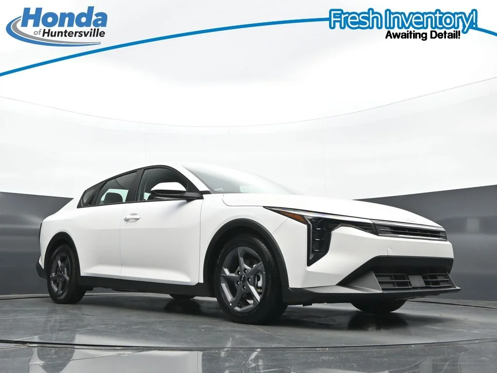 2025 Kia K4 LXS - Photo 26
