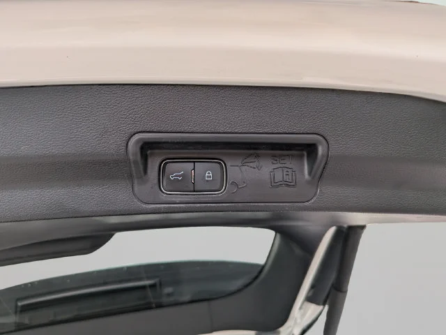 Used 2022 White Ford XLT image 11