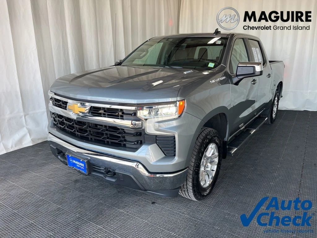 Used 2025 Gray Chevrolet LT image 1