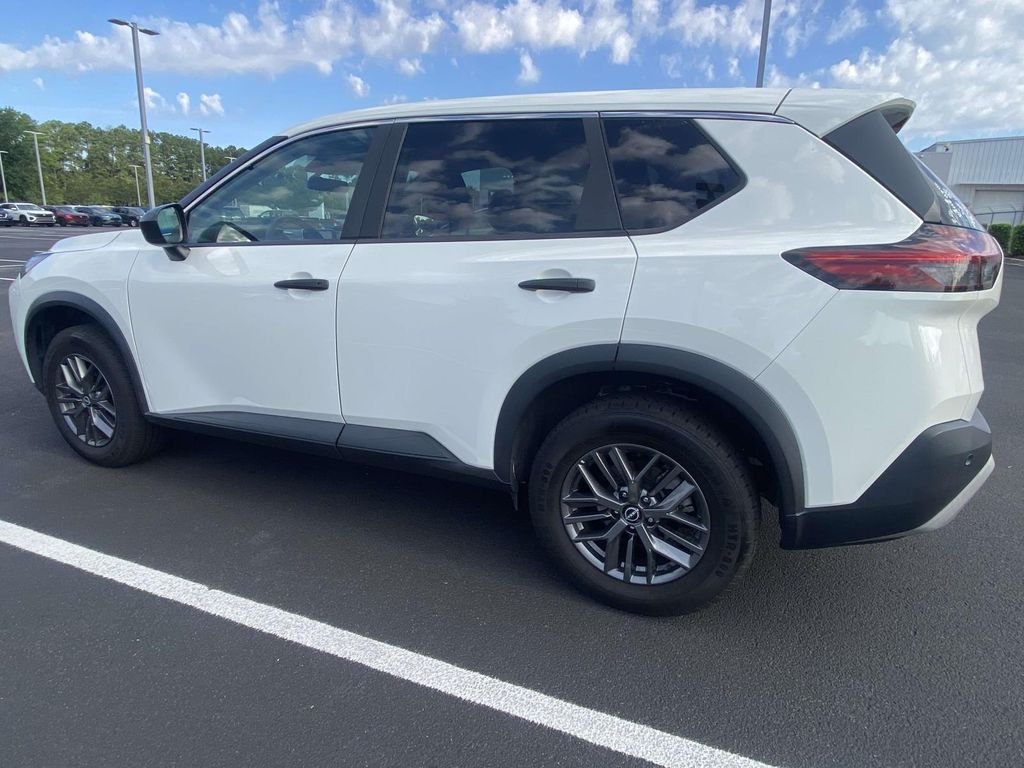 Used 2023 White Nissan S image 5