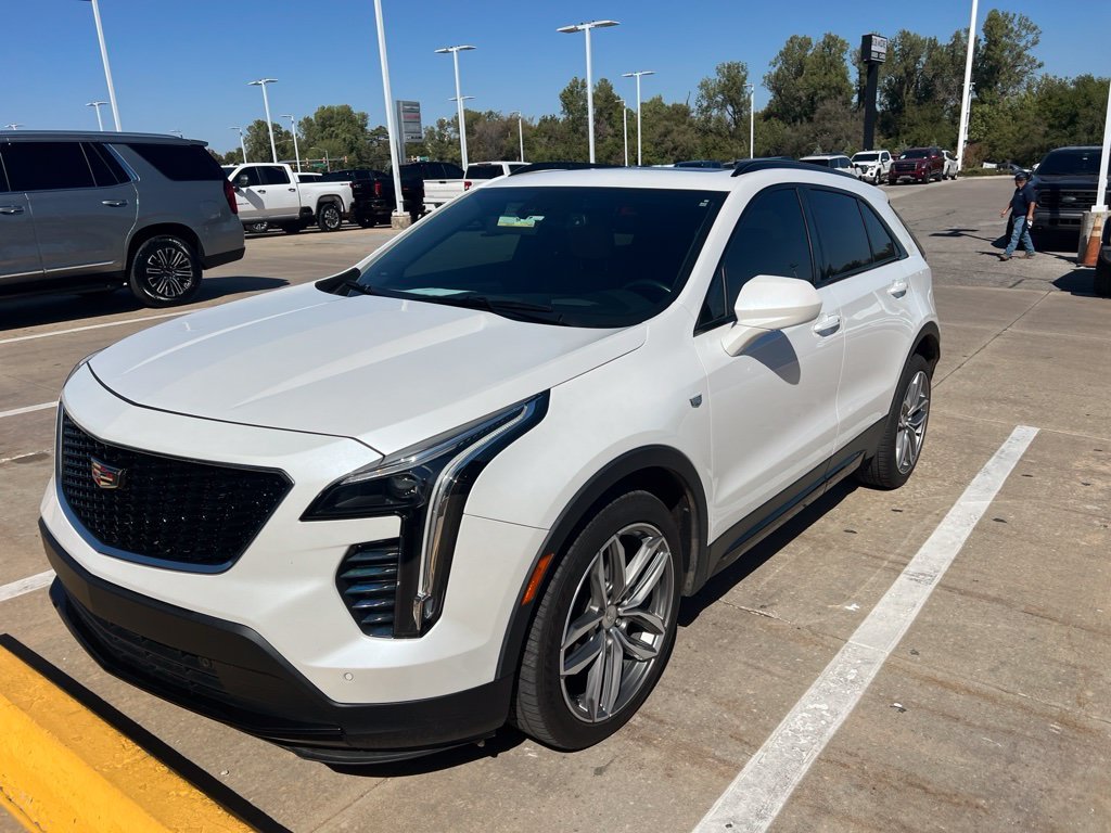 Used 2019 White Cadillac Sport image 1