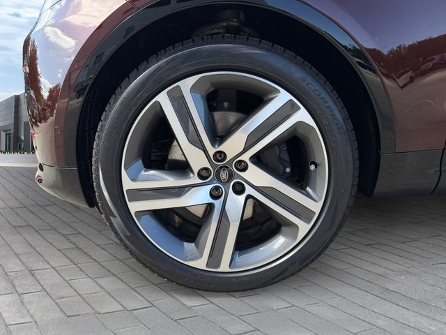 New 2026 Sedona Red Land Rover Gemini Edition image 9