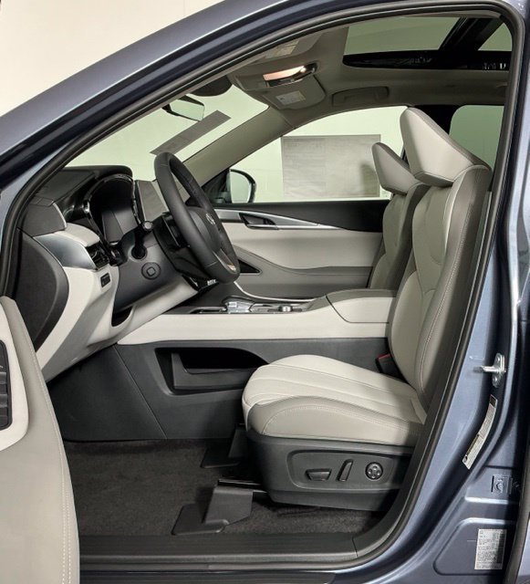 New 2027 MOONBOW BLUE INFINITI Luxe FWD image 12
