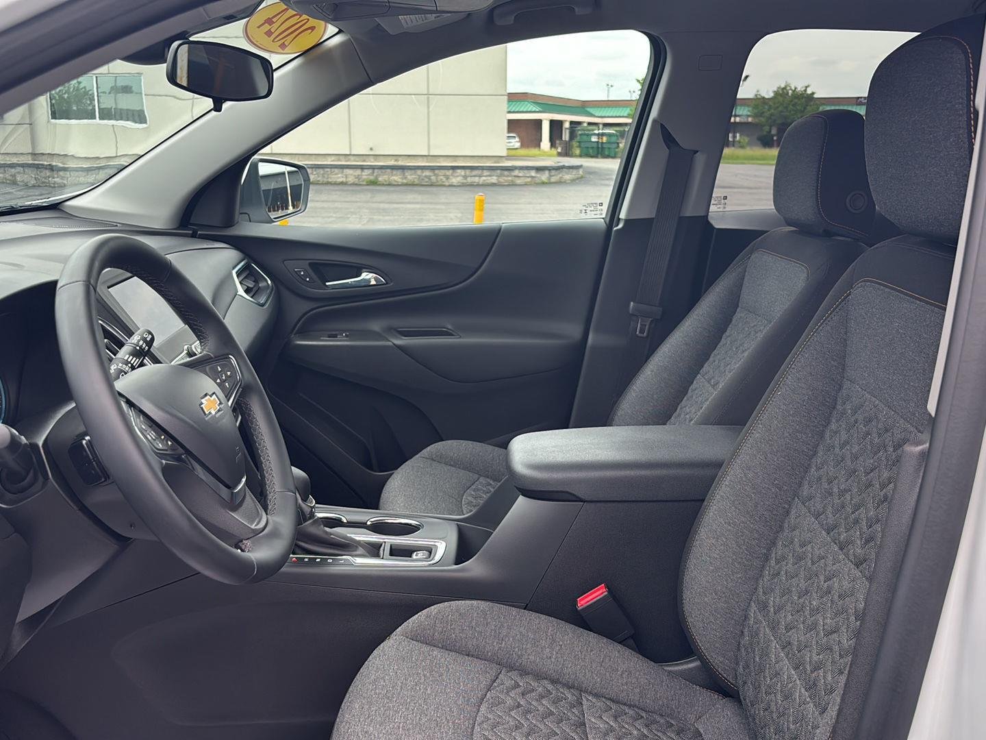 Used 2024 Summit White Chevrolet LT image 30