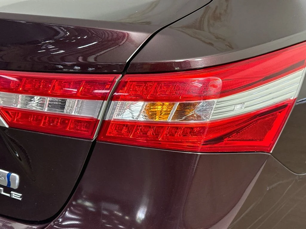 Used 2013 Red Toyota XLE Touring image 33