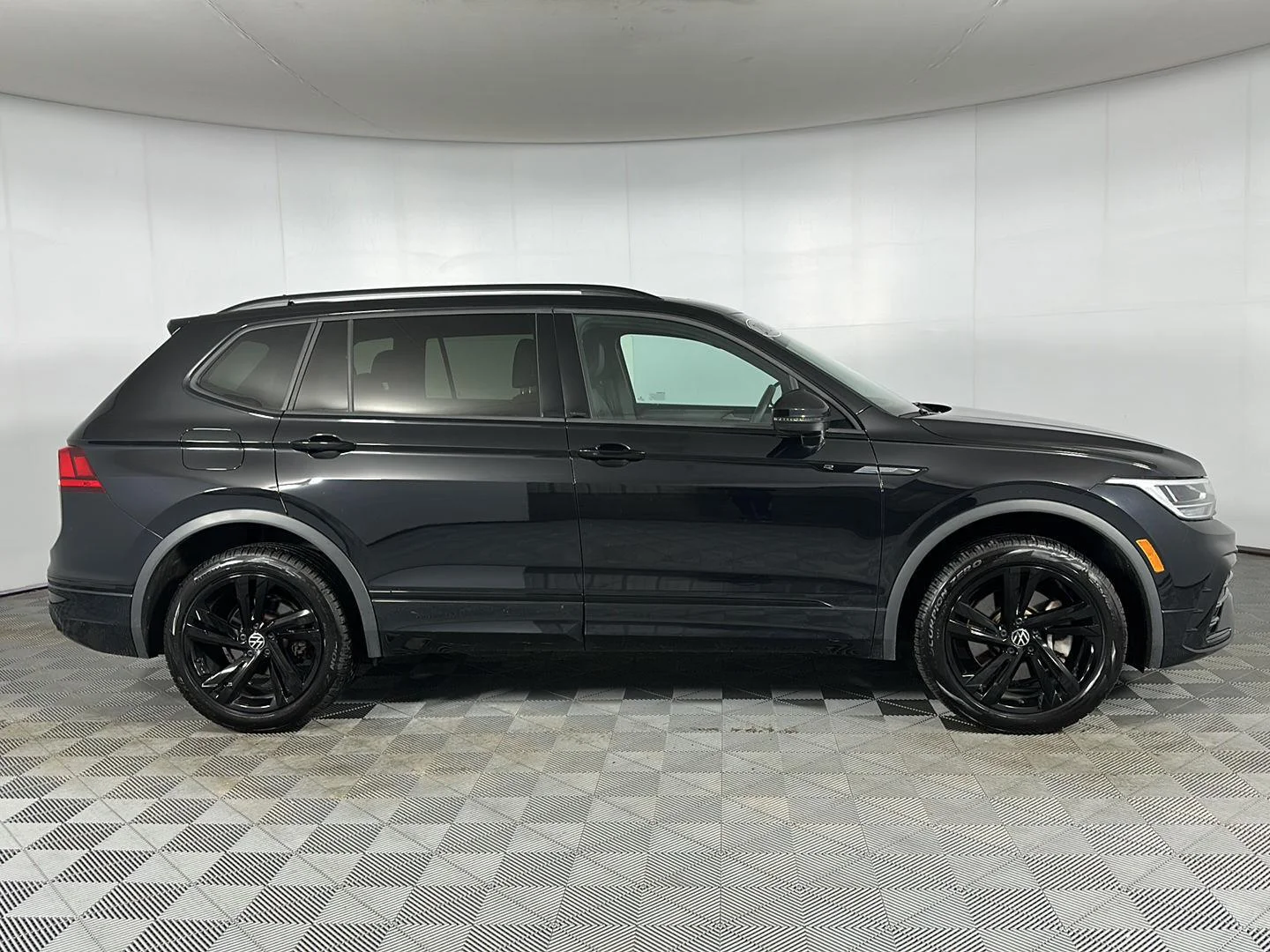 Used 2024 Deep Black Pearl Volkswagen SE R-Line Black image 29