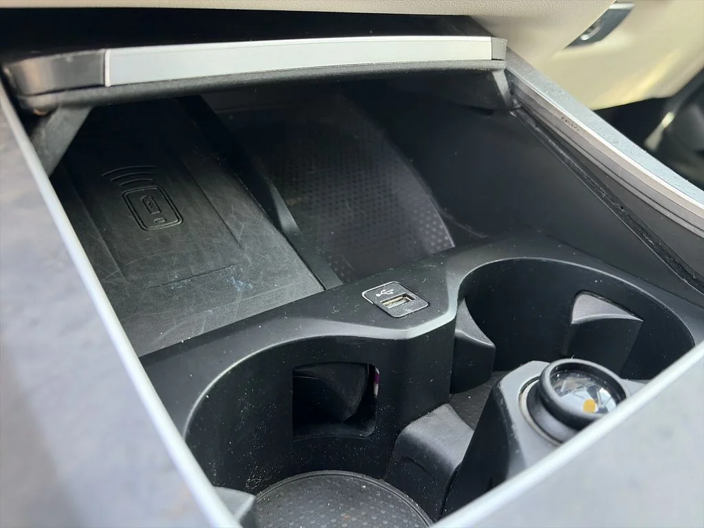 Used 2020 White BMW sDrive40i image 27