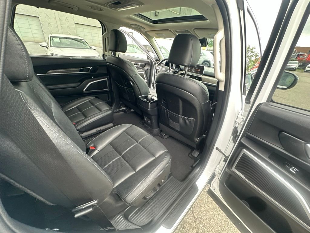 Used 2020 White Kia EX image 32
