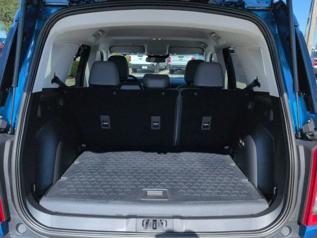 New 2026 Velocity Blue Metallic Ford Badlands® image 13