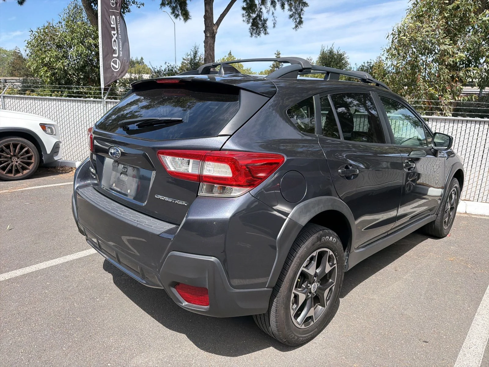 Used 2018 Dark Gray Metallic Subaru 2.0i Premium image 3