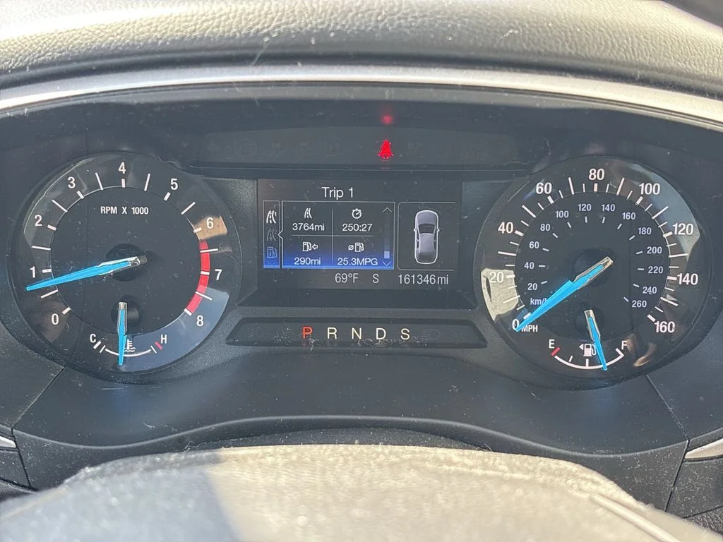 Used 2014 Blue Ford SE image 16