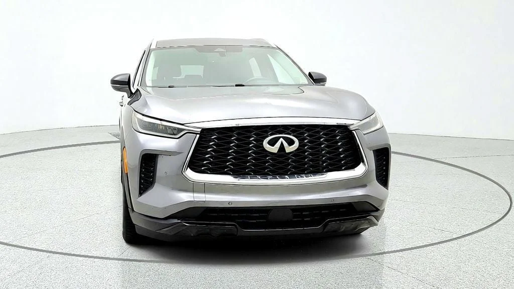 Used 2023 Graphite Shadow INFINITI LUXE FWD image 2