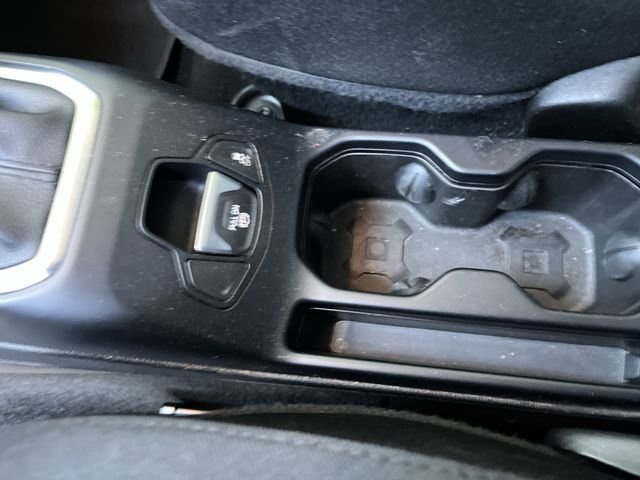 Used 2018 Glacier Metallic Jeep Latitude image 24