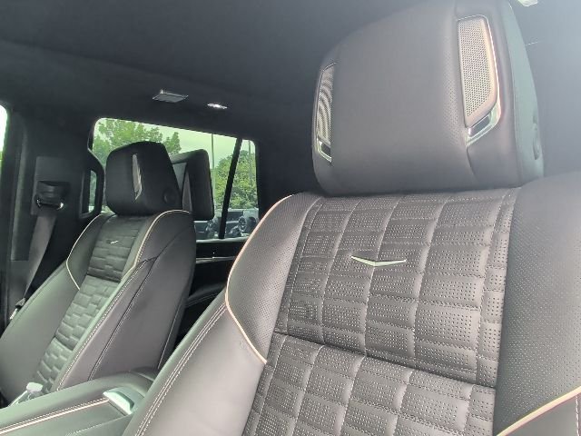 Used 2025 Black Cadillac Sport Platinum image 8