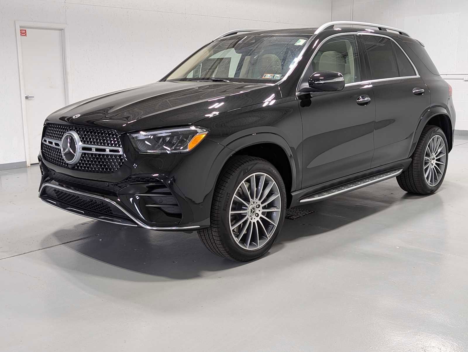 New 2026 Obsidian Black Metallic Mercedes-Benz GLE 580 image 1