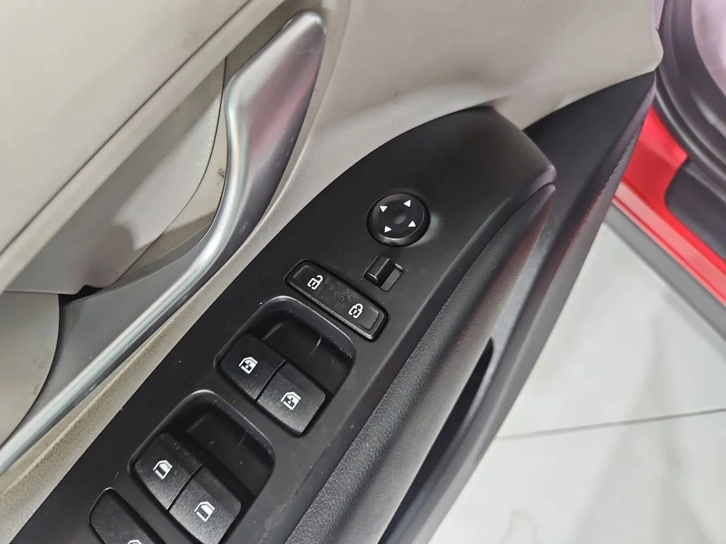 Used 2023 Red Hyundai SEL image 12