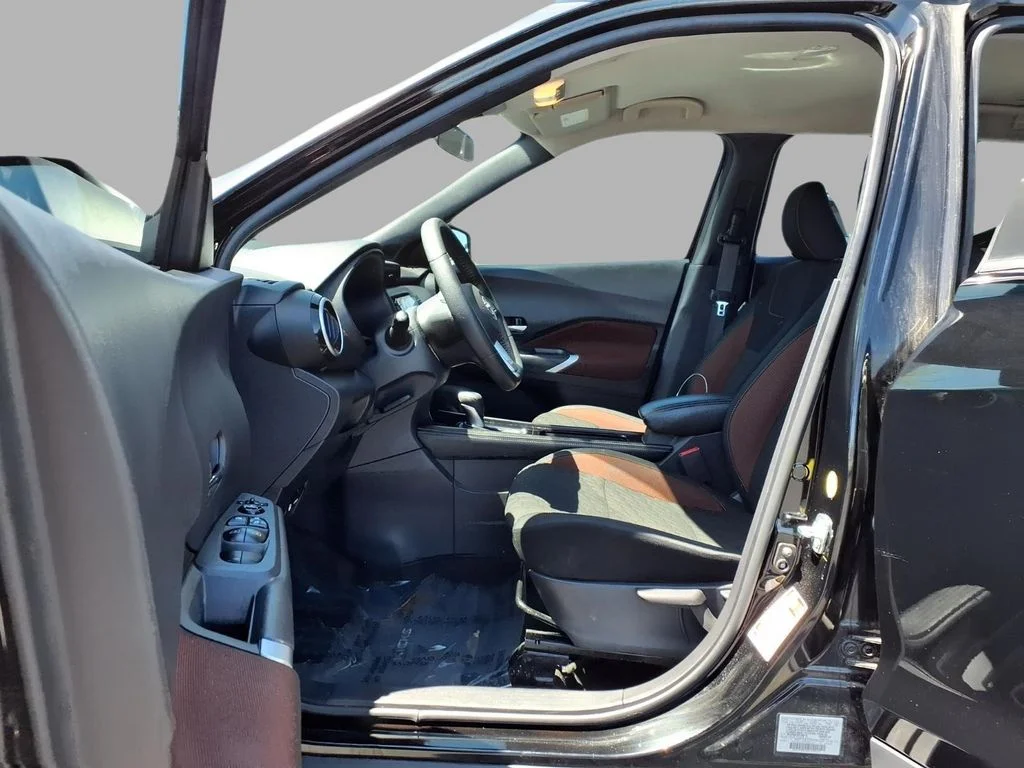 Used 2023 Black Nissan SR image 22
