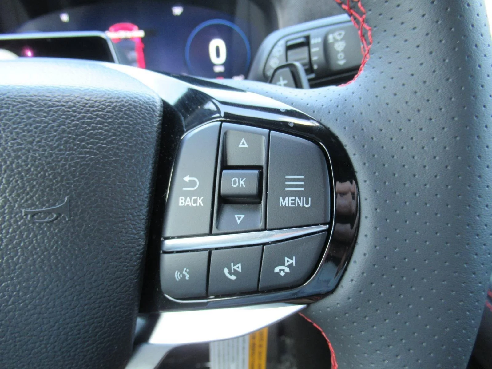 2025 Ford Explorer ST - Photo 28