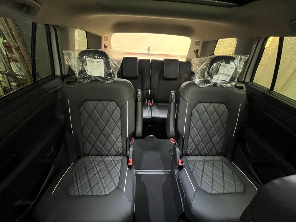 New 2026 White/off-white Volkswagen 2.0T SEL Premium R-Line image 23