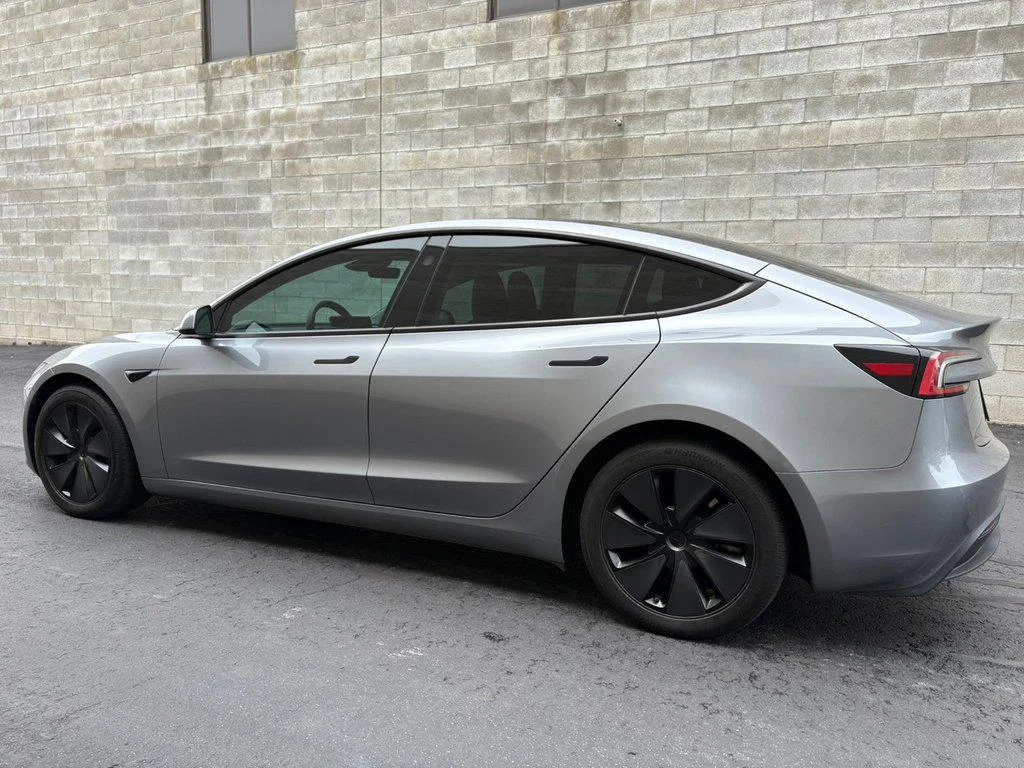 Used 2025 Quicksilver Tesla Long Range All-Wheel Drive image 10