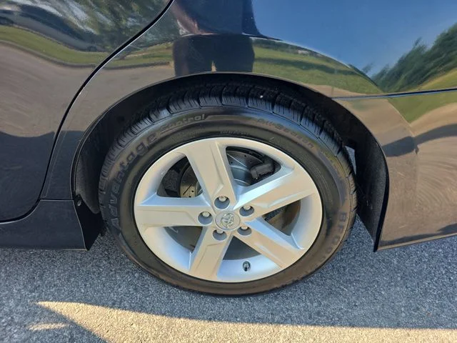 Used 2013 Gray Toyota SE image 31
