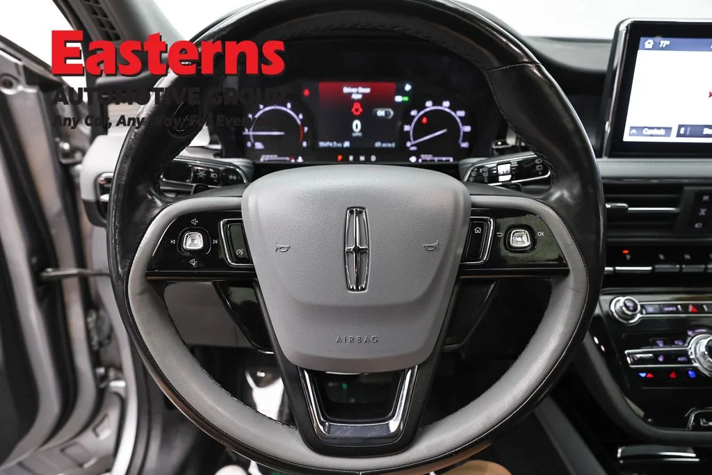 Used 2022 Silver Lincoln Standard image 10