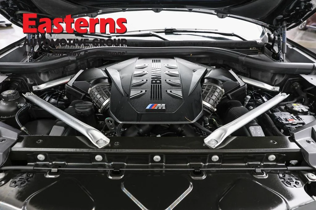 Used 2025 Black BMW M60i image 7