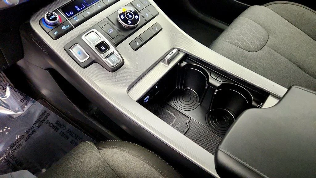 Used 2020 Steel Graphite Hyundai SEL AWD w/ Convenience Pkg, Sunroof & 8-Person Seating image 16