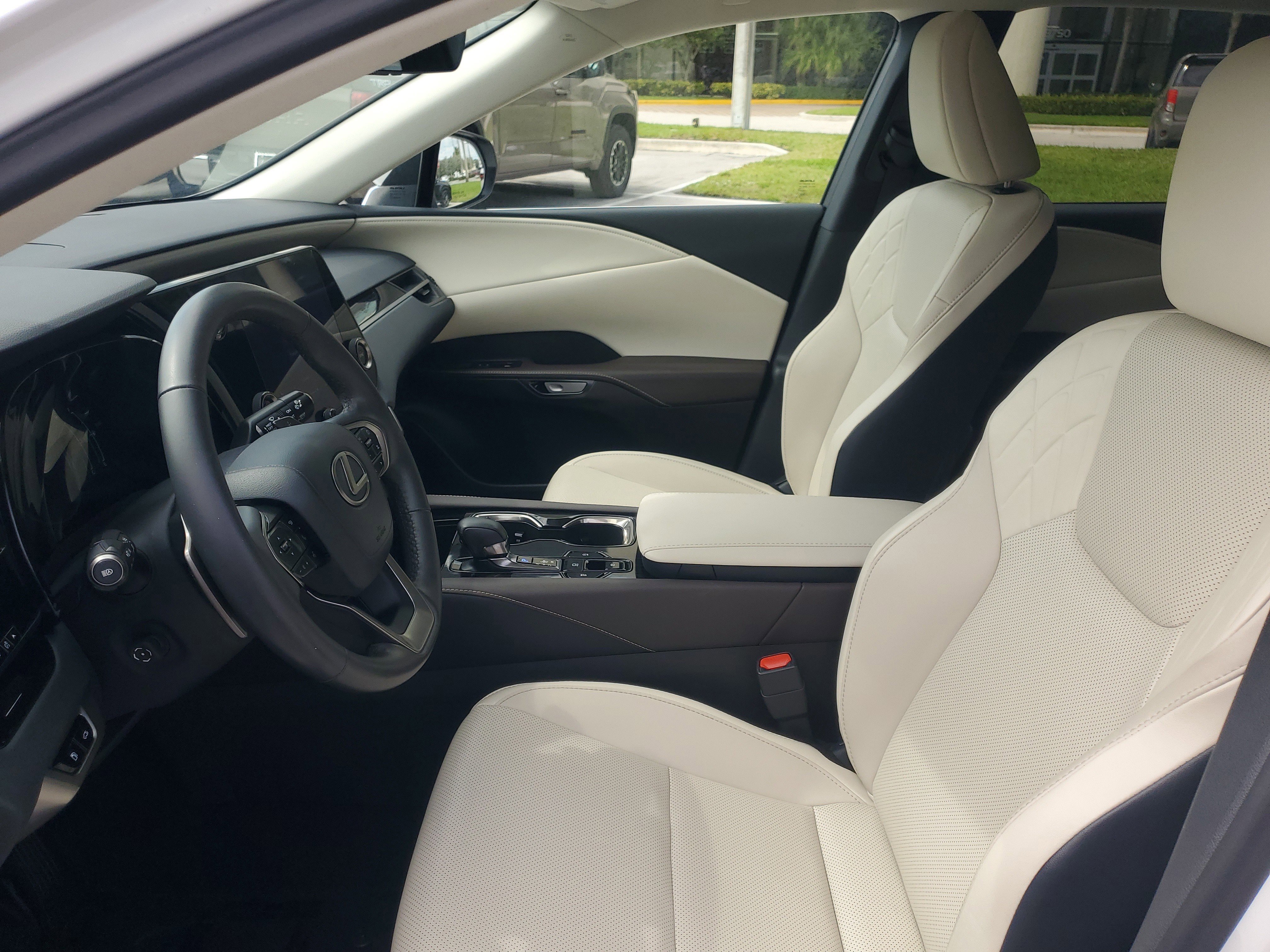 Certified Used 2024 Eminent White Pearl Lexus RX 350 image 20