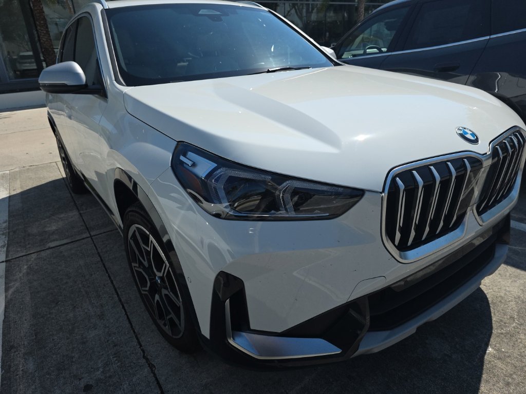 Certified Used 2023 Alpine White BMW xDrive28i image 5