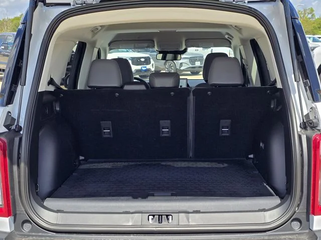 New 2026 Oxford White Ford Badlands® image 10