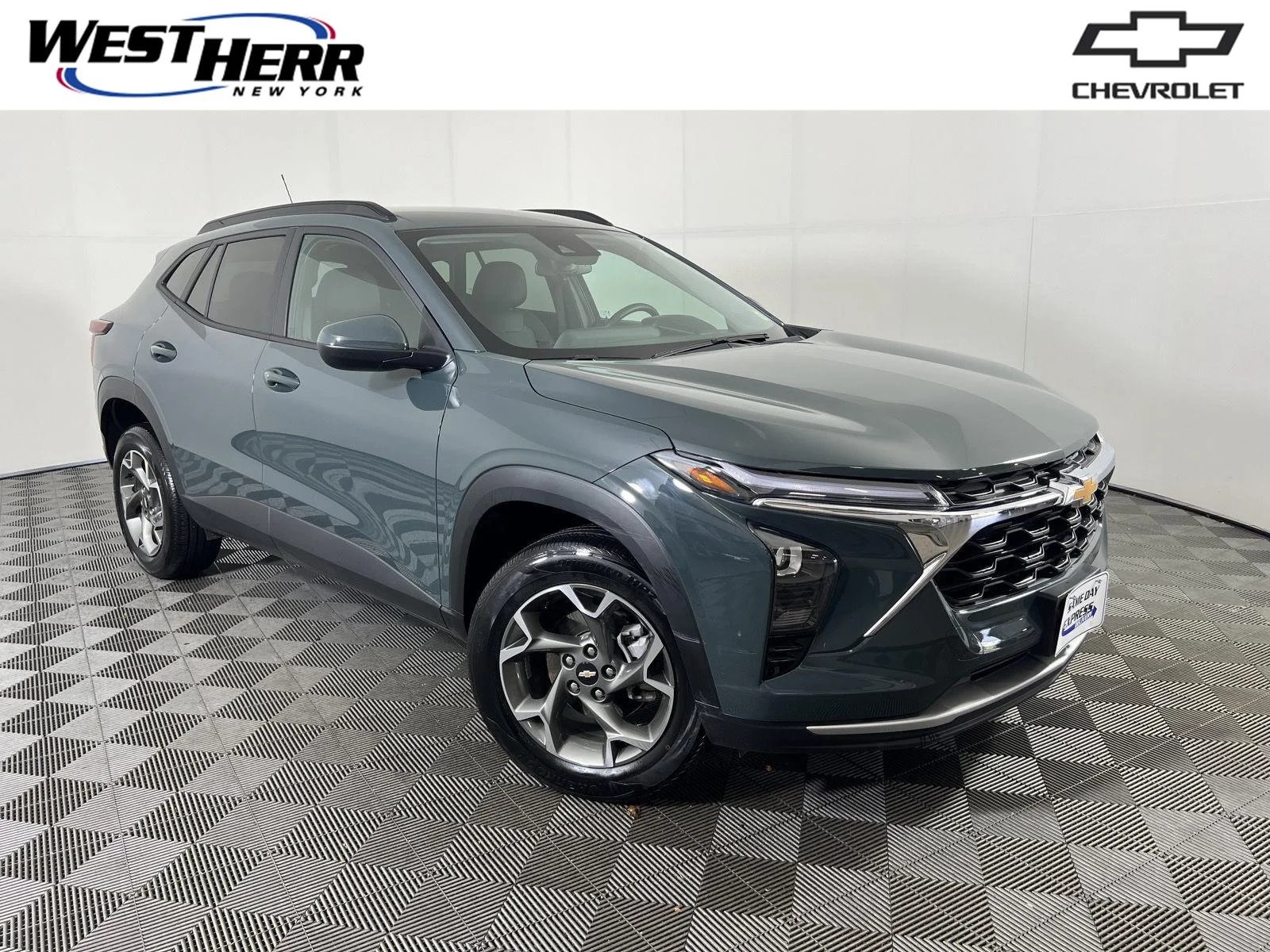 Used 2025 Cypress Gray Chevrolet LT image 1