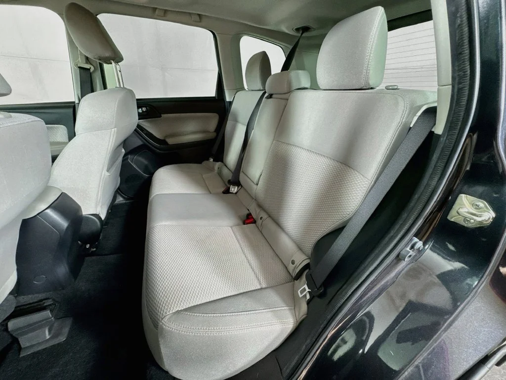 Used 2018 Gray Subaru 2.5i Premium image 30