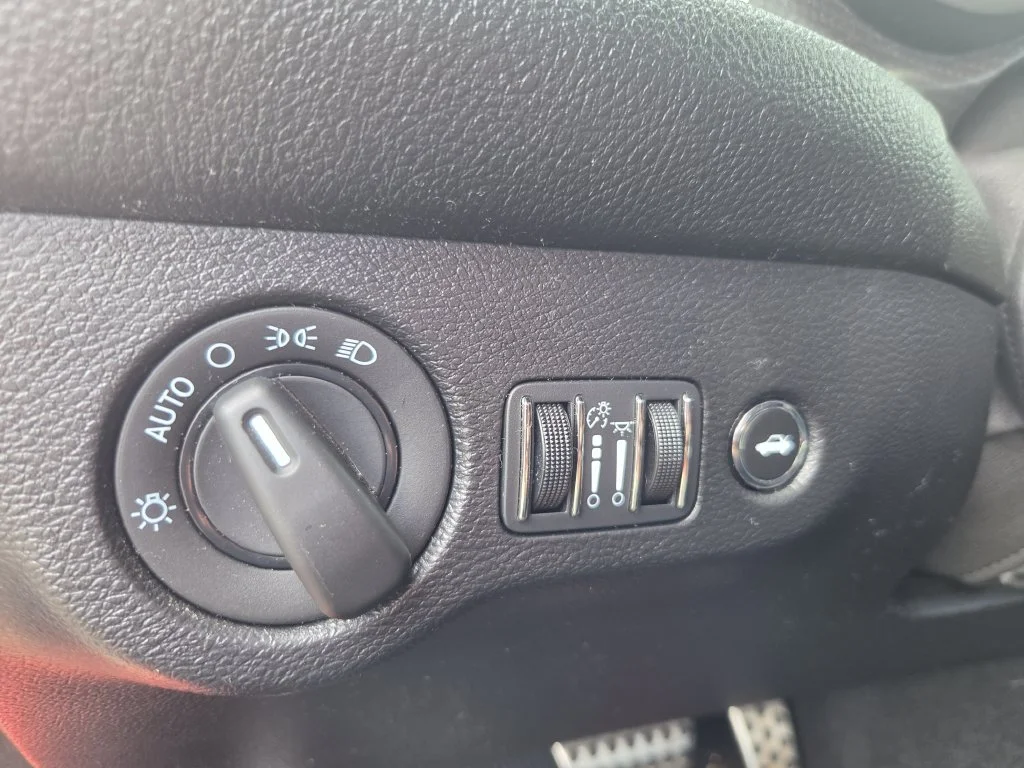 Used 2019 Orange Dodge SRT Hellcat image 10