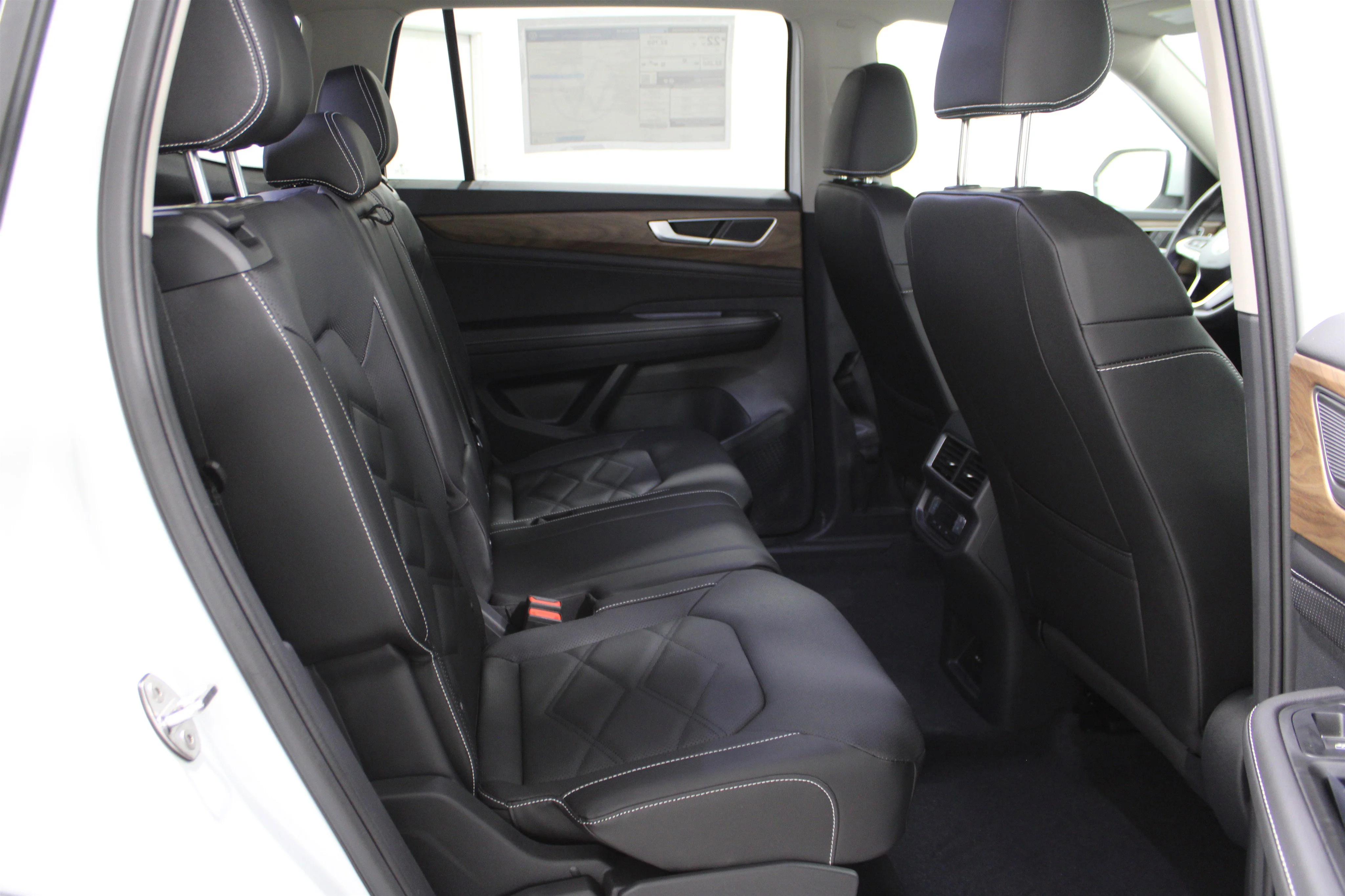 2026 Volkswagen Atlas SE - Photo 24
