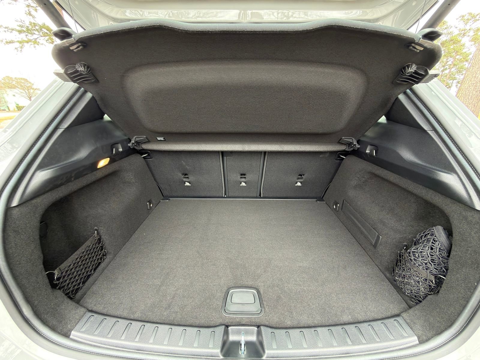 New 2026 MANUFAKTUR Alpine Gray Mercedes-Benz GLA 35 AMG® image 42