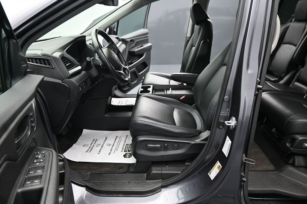Used 2023  Honda EX-L image 17